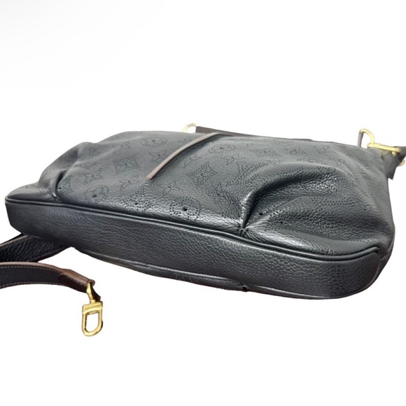 Louis Vuitton Mahina Salene MM - Picture 4 of 10